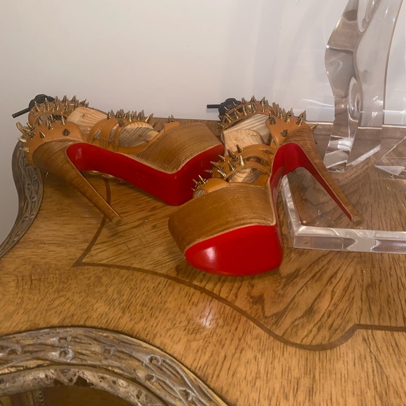 *******SOLD*******Christian Louboutin Botticellita Sandal - Picture 5 of 11